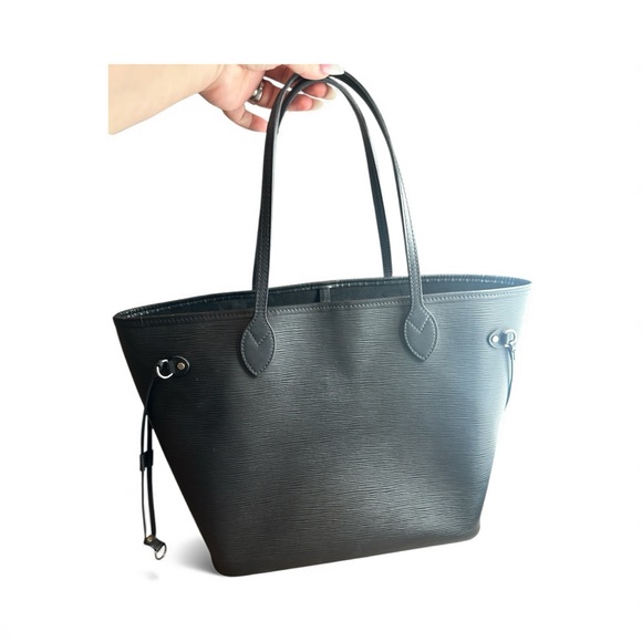 Louis Vuitton Epi Leather Neverfull MM Black | Like New + Entrupy COA+Insert - Picture 11 of 16
